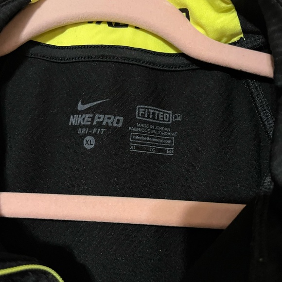 Nike Men’s Pro Dri-FIT Black and Yellow 1/2 Zip Top Xlarge - Picture 2 of 7